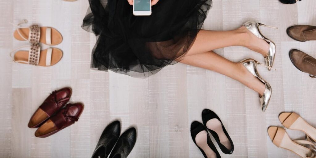 Jaké boty si vybrat k černé sukni? Outfity