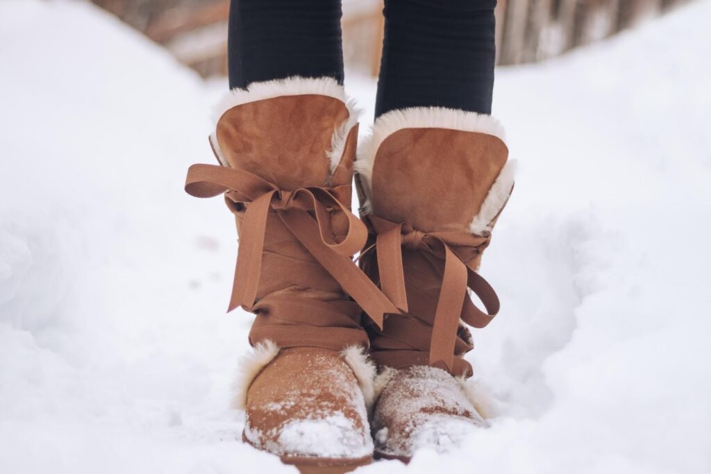 Jak nosit dámské zimní boty s ovčím kožíškem, abychom byly trendy každý den?               